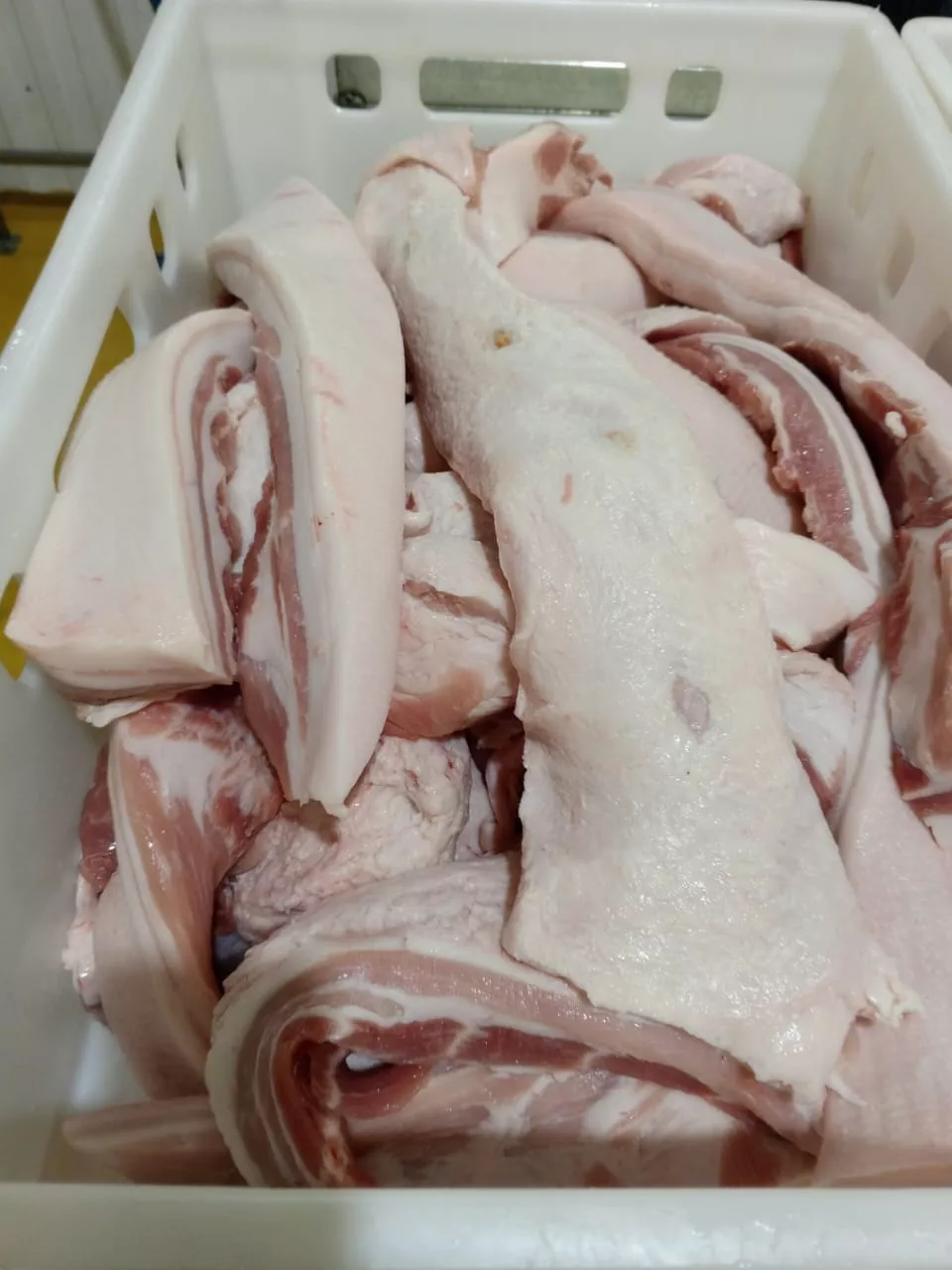 Фотография продукта Свиной тримминг 40%-50 % по 133 руб./кг